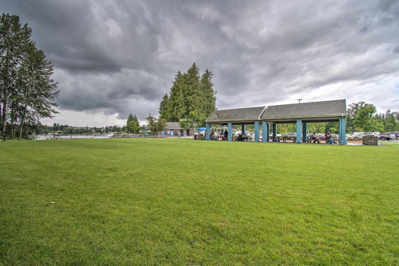 Charming Updated Retreat Walk To Lake Stevens! エクステリア 写真