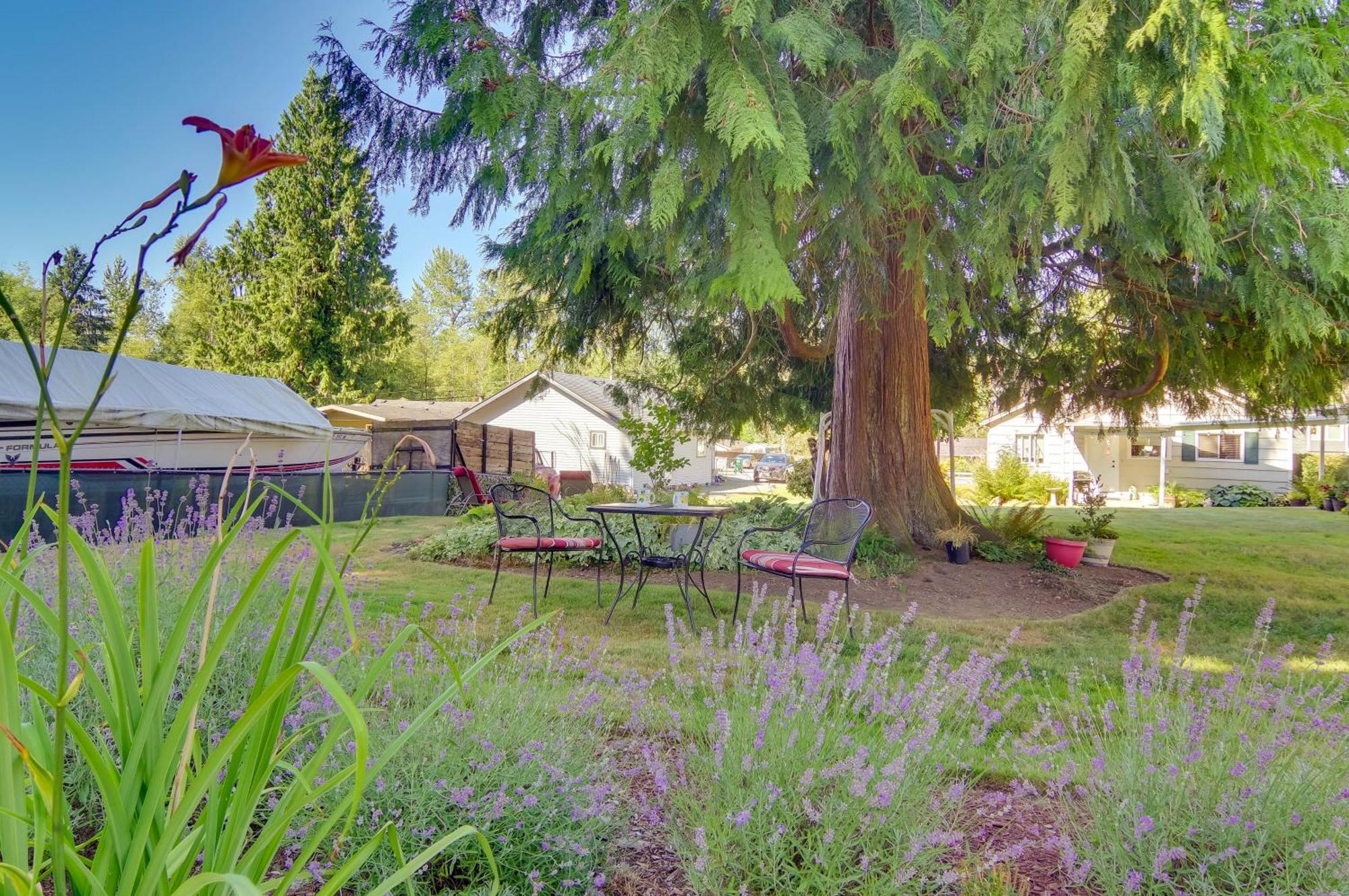 Charming Updated Retreat Walk To Lake Stevens! エクステリア 写真